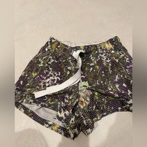 Lululemon walking short